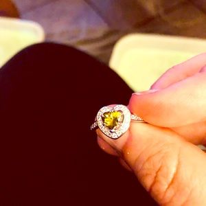 Peridot ring from Fragrant Jewels 💎 sz9